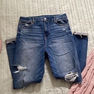 American Eagle Super High Rise Jegging Jean Size 14 Distressed